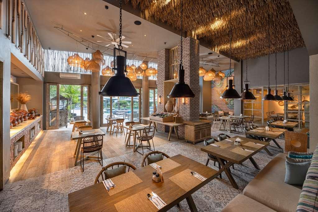 Cross Bali Breakers Hotell Jimbaran Restaurant bilde